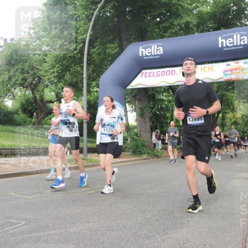 29.06.2025 - hella hamburg halbmarathon KatJ http://msf.ph/oto/8341356 29.06.2025 10:48:36 Zwischen KM18-KM19 1135, 1138, 2447, 5547, 6414, 6415, 8068, 8364 meine-sportfotos.de