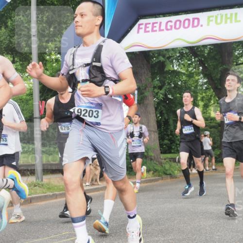 29.06.2025 - hella hamburg halbmarathon KatJ http://msf.ph/oto/8341359 29.06.2025 10:19:15 Zwischen KM18-KM19 2180, 3043, 6781, 7231 meine-sportfotos.de