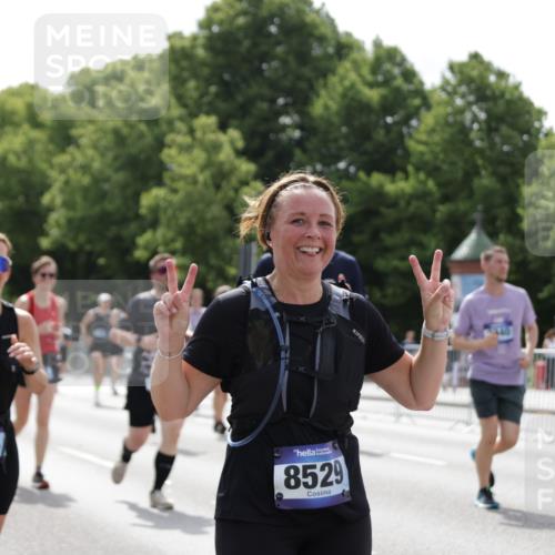 29.06.2025 - hella hamburg halbmarathon Jannik Wohlers http://msf.ph/oto/8341395 29.06.2025 10:42:16 Lombardsbrücke 1656, 1964, 1994, 2134, 2401, 2538, 2580, 2940, 2941, 3283, 3874, 4092, 4334, 4778, 5403, 5417, 6120, 6764, 7040, 7513, 8161, 8529, 8816, 10454, 10697, 11142, 12151, 12441, 13070, 13241, 13776, 14042, 14084, 14126, 14170, 14556, 14636, 14769, 15168, 15190, 15219, 15221, 15820, 15977, 16612, 16892 meine-sportfotos.de