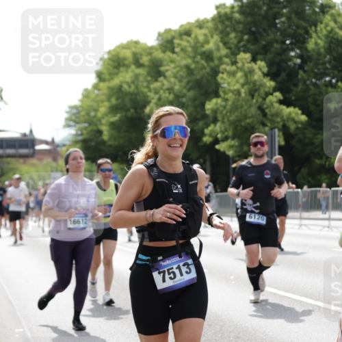29.06.2025 - hella hamburg halbmarathon Jannik Wohlers http://msf.ph/oto/8341431 29.06.2025 10:42:17 Lombardsbrücke 1656, 1964, 1994, 2134, 2401, 2538, 2580, 2940, 2941, 3283, 3874, 4092, 4105, 4334, 4385, 4778, 5417, 6120, 6764, 7513, 8161, 8529, 8816, 10454, 10697, 11142, 11710, 12151, 12441, 13070, 13241, 13776, 14042, 14084, 14126, 14170, 14556, 14636, 14694, 14769, 15168, 15190, 15219, 15221, 15820, 15977, 16612, 16892 meine-sportfotos.de