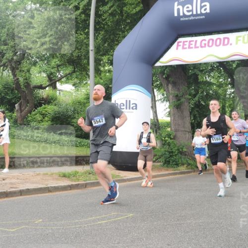29.06.2025 - hella hamburg halbmarathon KatJ http://msf.ph/oto/8341434 29.06.2025 10:48:39 Zwischen KM18-KM19 1135, 1138, 1188, 1568, 5547, 6414, 8364 meine-sportfotos.de