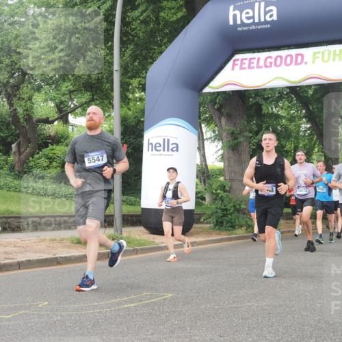 29.06.2025 - hella hamburg halbmarathon KatJ http://msf.ph/oto/8341459 29.06.2025 10:48:39 Zwischen KM18-KM19 1135, 1138, 1188, 1568, 5547, 6414, 8364 meine-sportfotos.de