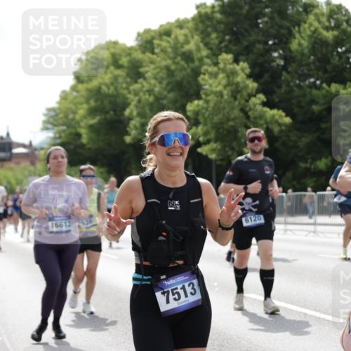 29.06.2025 - hella hamburg halbmarathon Jannik Wohlers http://msf.ph/oto/8341466 29.06.2025 10:42:17 Lombardsbrücke 1656, 1964, 1994, 2134, 2401, 2538, 2580, 2940, 2941, 3283, 3874, 4092, 4105, 4334, 4385, 4778, 5417, 6120, 6764, 7513, 8161, 8529, 8816, 10454, 10697, 11142, 11710, 12151, 12441, 13070, 13241, 13776, 14042, 14084, 14126, 14170, 14556, 14636, 14694, 14769, 15168, 15190, 15219, 15221, 15820, 15977, 16612, 16892 meine-sportfotos.de