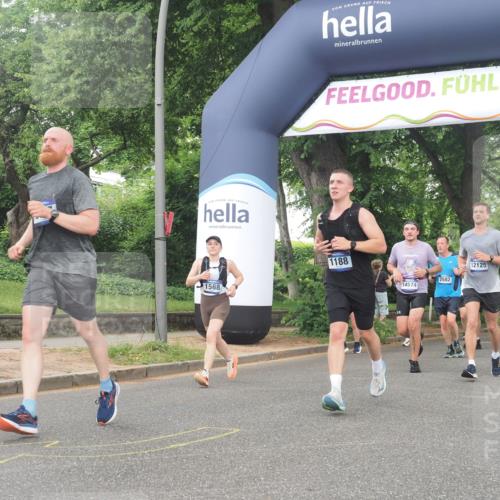 29.06.2025 - hella hamburg halbmarathon KatJ http://msf.ph/oto/8341482 29.06.2025 10:48:40 Zwischen KM18-KM19 1135, 1138, 1188, 1568, 5547 meine-sportfotos.de