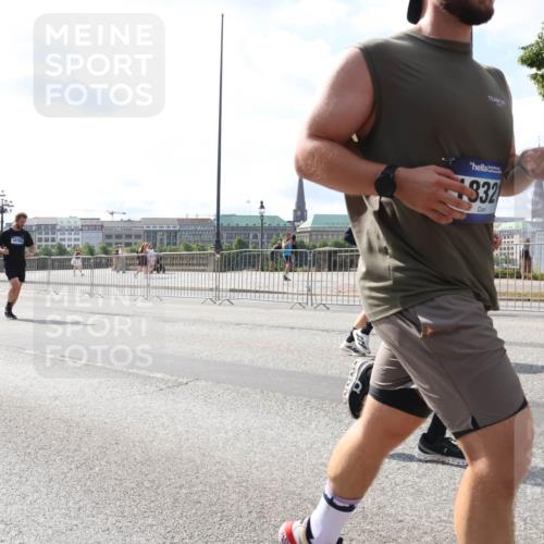 29.06.2025 - hella hamburg halbmarathon Lena Gebhardt http://msf.ph/oto/8341497 29.06.2025 10:00:42 Lombardsbrücke 18762, 20, 332, 1019, 1180, 1526, 1544, 1568, 1583, 1611, 1681, 2027, 2086, 2236, 2346, 2426, 2474, 2606, 2652, 2730, 2982, 3042, 3059, 3141, 3177, 3319, 3400, 3740, 3794, 3861, 3983, 4419, 4579, 4594, 4616, 4708, 4767, 4813, 4940, 4945, 5033, 5418, 5643, 5728, 5870, 6082, 6084, 6104, 6138, 6147, 6220, 6260, 6443, 6470, 6714, 6757, 7757, 7759, 7761, 8255, 8326, 8478, 8632, 8923, 9124, 9553, 9555, 9577, 10074, 10271, 10599 meine-sportfotos.de