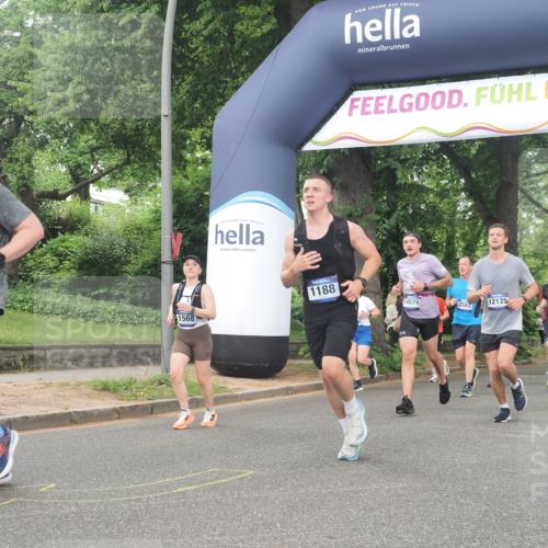29.06.2025 - hella hamburg halbmarathon KatJ http://msf.ph/oto/8341505 29.06.2025 10:48:40 Zwischen KM18-KM19 1135, 1138, 1188, 1568, 5547 meine-sportfotos.de