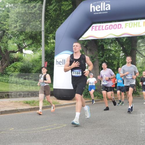 29.06.2025 - hella hamburg halbmarathon KatJ http://msf.ph/oto/8341515 29.06.2025 10:48:40 Zwischen KM18-KM19 1135, 1138, 1188, 1568, 5547 meine-sportfotos.de