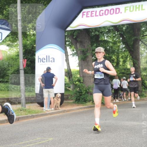 29.06.2025 - hella hamburg halbmarathon KatJ http://msf.ph/oto/8341606 29.06.2025 10:19:17 Zwischen KM18-KM19 2180, 3043, 6781, 7231 meine-sportfotos.de