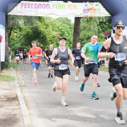 29.06.2025 - hella hamburg halbmarathon MichiJ http://msf.ph/oto/8341642 29.06.2025 10:40:11 Zwischen KM18-KM19 2208, 3715, 4065, 5378, 5638, 6481, 7896, 8273, 8587, 8651, 12135, 12321, 12379, 13032, 13211, 13289, 14805, 15643, 16320, 17198, 18729, 18901 meine-sportfotos.de