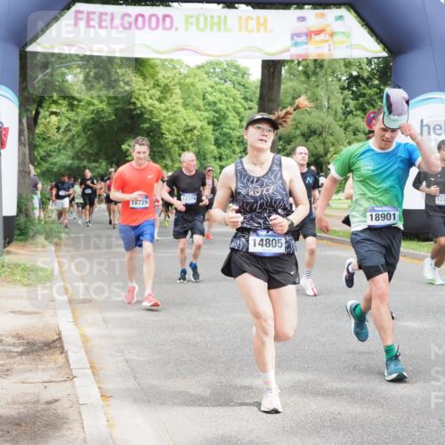 29.06.2025 - hella hamburg halbmarathon MichiJ http://msf.ph/oto/8341680 29.06.2025 10:40:11 Zwischen KM18-KM19 2208, 3715, 4065, 5378, 5638, 6481, 7896, 8273, 8587, 8651, 12135, 12321, 12379, 13032, 13211, 13289, 14805, 15643, 16320, 17198, 18729, 18901 meine-sportfotos.de