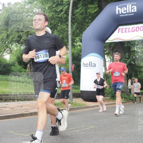 29.06.2025 - hella hamburg halbmarathon KatJ http://msf.ph/oto/8341714 29.06.2025 10:48:44 Zwischen KM18-KM19 1188, 1568, 1726, 1823, 2582, 5299, 5305, 5547, 7658, 8730 meine-sportfotos.de