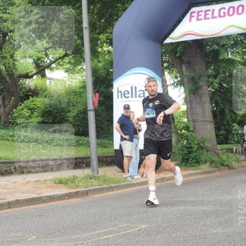 29.06.2025 - hella hamburg halbmarathon KatJ http://msf.ph/oto/8341804 29.06.2025 10:19:19 Zwischen KM18-KM19 3043, 6781, 7231 meine-sportfotos.de