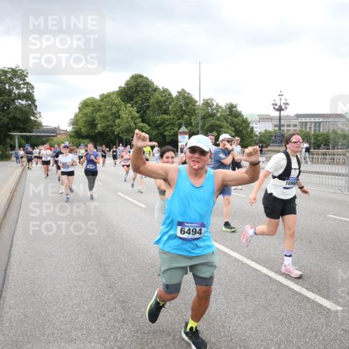 29.06.2025 - hella hamburg halbmarathon Jannik Wohlers http://msf.ph/oto/8341820 29.06.2025 10:55:43 Lombardsbrücke 1738, 1909, 2095, 2793, 3257, 3268, 4083, 4354, 4473, 4836, 5306, 5580, 5994, 6494, 6968, 7025, 7028, 7516, 7616, 8005, 8305, 9435, 9606, 9838, 10640, 10740, 10784, 10987, 11298, 11862, 11863, 12267, 12295, 12296, 12551, 13055, 13395, 13405, 13627, 14142, 14221, 14280, 14281, 15103, 15173, 15199, 15272, 15696, 15699, 16413, 16655, 16960, 17038, 17039, 17398, 18329, 18349, 19228 meine-sportfotos.de