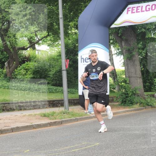 29.06.2025 - hella hamburg halbmarathon KatJ http://msf.ph/oto/8341823 29.06.2025 10:19:19 Zwischen KM18-KM19 3043, 6781, 7231 meine-sportfotos.de