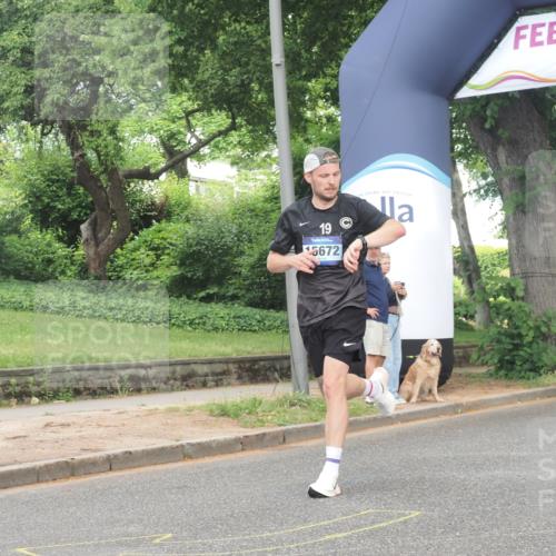 29.06.2025 - hella hamburg halbmarathon KatJ http://msf.ph/oto/8341860 29.06.2025 10:19:19 Zwischen KM18-KM19 3043, 6781, 7231 meine-sportfotos.de