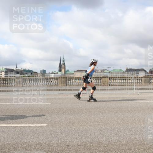 29.06.2025 - hella hamburg halbmarathon Lena Gebhardt http://msf.ph/oto/8341864 29.06.2025 09:09:06 Lombardsbrücke  meine-sportfotos.de
