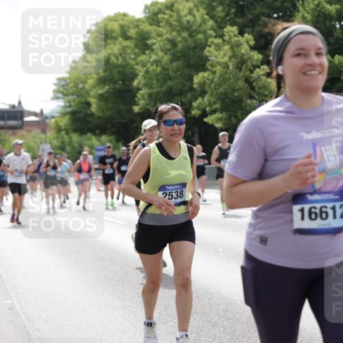 29.06.2025 - hella hamburg halbmarathon Jannik Wohlers http://msf.ph/oto/8341868 29.06.2025 10:42:19 Lombardsbrücke 1656, 1964, 1994, 2401, 2509, 2538, 2580, 2940, 2941, 3283, 3378, 3874, 4092, 4105, 4334, 4385, 4778, 5417, 6120, 6764, 7513, 8161, 8529, 10008, 10454, 10697, 11142, 11710, 12151, 12441, 13070, 13241, 13776, 14042, 14084, 14126, 14170, 14556, 14636, 14694, 14769, 15168, 15190, 15219, 15221, 15820, 15977, 16612, 16892 meine-sportfotos.de