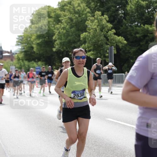 29.06.2025 - hella hamburg halbmarathon Jannik Wohlers http://msf.ph/oto/8341999 29.06.2025 10:42:19 Lombardsbrücke 1656, 1964, 1994, 2401, 2509, 2538, 2580, 2940, 2941, 3283, 3378, 3874, 4092, 4105, 4334, 4385, 4778, 5417, 6120, 6764, 7513, 8161, 8529, 10008, 10454, 10697, 11142, 11710, 12151, 12441, 13070, 13241, 13776, 14042, 14084, 14126, 14170, 14556, 14636, 14694, 14769, 15168, 15190, 15219, 15221, 15820, 15977, 16612, 16892 meine-sportfotos.de