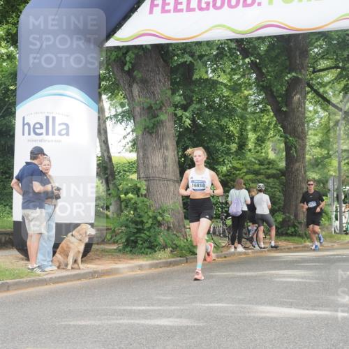 29.06.2025 - hella hamburg halbmarathon KatJ http://msf.ph/oto/8342008 29.06.2025 10:19:27 Zwischen KM18-KM19  meine-sportfotos.de