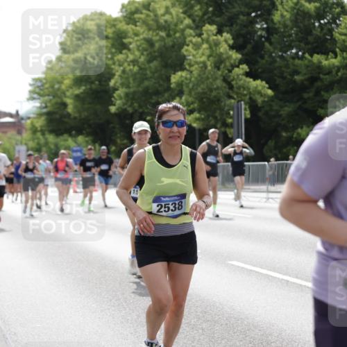 29.06.2025 - hella hamburg halbmarathon Jannik Wohlers http://msf.ph/oto/8342023 29.06.2025 10:42:19 Lombardsbrücke 1656, 1964, 1994, 2401, 2509, 2538, 2580, 2940, 2941, 3283, 3378, 3874, 4092, 4105, 4334, 4385, 4778, 5417, 6120, 6764, 7513, 8161, 8529, 10008, 10454, 10697, 11142, 11710, 12151, 12441, 13070, 13241, 13776, 14042, 14084, 14126, 14170, 14556, 14636, 14694, 14769, 15168, 15190, 15219, 15221, 15820, 15977, 16612, 16892 meine-sportfotos.de