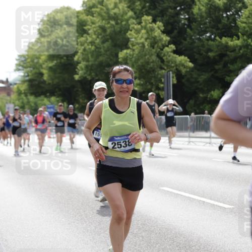 29.06.2025 - hella hamburg halbmarathon Jannik Wohlers http://msf.ph/oto/8342050 29.06.2025 10:42:19 Lombardsbrücke 1656, 1964, 1994, 2401, 2509, 2538, 2580, 2940, 2941, 3283, 3378, 3874, 4092, 4105, 4334, 4385, 4778, 5417, 6120, 6764, 7513, 8161, 8529, 10008, 10454, 10697, 11142, 11710, 12151, 12441, 13070, 13241, 13776, 14042, 14084, 14126, 14170, 14556, 14636, 14694, 14769, 15168, 15190, 15219, 15221, 15820, 15977, 16612, 16892 meine-sportfotos.de
