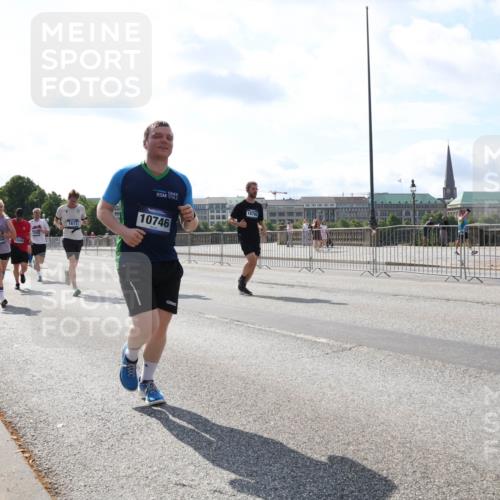 29.06.2025 - hella hamburg halbmarathon Lena Gebhardt http://msf.ph/oto/8342056 29.06.2025 10:00:43 Lombardsbrücke 13558, 5, 11623, 1611, 10746, 18762, 1019, 1180, 1526, 1544, 1568, 1583, 1611, 1681, 2027, 2086, 2236, 2346, 2426, 2474, 2606, 2652, 2730, 2982, 3042, 3059, 3141, 3177, 3319, 3400, 3740, 3794, 3861, 3983, 4419, 4579, 4594, 4616, 4708, 4767, 4813, 4940, 4945, 5033, 5418, 5643, 5728, 5870, 6082, 6084, 6138, 6147, 6220, 6260, 6443, 6470, 6714, 6757, 7658, 7757, 7759, 7761, 8255, 8326, 8478, 8632, 8923, 9124, 9553, 9555, 9577, 10074, 10271, 10599 meine-sportfotos.de