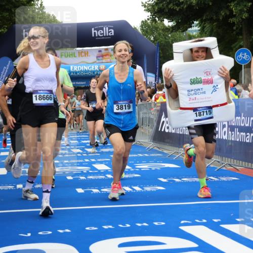 29.06.2025 - hella hamburg halbmarathon Strokosch-Dieckow http://msf.ph/oto/8342074 29.06.2025 10:53:37 Ziel 1030, 1061, 1098, 1499, 1502, 1783, 2058, 2070, 2082, 2518, 2630, 3399, 3819, 5399, 6628, 6762, 8335, 10549, 10895, 11588, 11589, 11604, 12632, 13865, 14702, 14818, 15061, 15113, 15441, 15497, 15856, 16092, 17482, 18143, 18450, 18514, 18612, 18666, 18715 meine-sportfotos.de