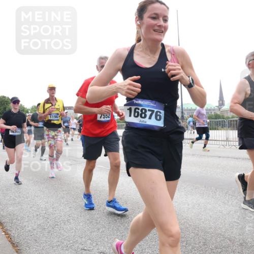 29.06.2025 - hella hamburg halbmarathon Lena Gebhardt http://msf.ph/oto/8342103 29.06.2025 10:38:17 Lombardsbrücke 3716, 16360, 7552, 1196, 16876, 16658, 71, 1196, 1394, 1457, 1578, 1596, 1721, 1742, 1791, 1799, 1901, 1966, 1985, 2113, 2151, 2498, 2786, 3010, 3094, 3095, 3216, 3242, 3246, 3286, 3338, 3635, 3636, 3716, 3777, 3841, 3880, 4139, 4155, 4159, 4414, 4883, 4921, 5085, 5089, 5139, 5155, 5300, 5617, 5684, 5713, 5735, 6199, 6200, 6362, 6697, 6751, 6930, 7117, 7118, 7165, 7244, 7371, 7552, 7561, 7629, 7692, 7696, 7868, 7914, 8985, 10836, 11087, 11543 meine-sportfotos.de