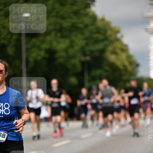 29.06.2025 - hella hamburg halbmarathon Dr. Thomas Lammeyer http://msf.ph/oto/8342129 29.06.2025 10:18:11 Kennedybrücke 1406, 2990, 3154, 3728, 3756, 3939, 5546, 5670, 5719, 6028, 6083, 6089, 7209, 7802, 7840, 7991, 8001, 8147, 8409, 9141, 9845, 10610, 11355 meine-sportfotos.de