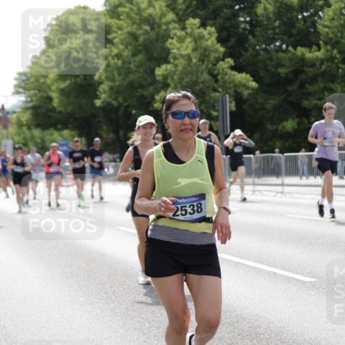 29.06.2025 - hella hamburg halbmarathon Jannik Wohlers http://msf.ph/oto/8342142 29.06.2025 10:42:19 Lombardsbrücke 1656, 1964, 1994, 2401, 2509, 2538, 2580, 2940, 2941, 3283, 3378, 3874, 4092, 4105, 4334, 4385, 4778, 5417, 6120, 6764, 7513, 8161, 8529, 10008, 10454, 10697, 11142, 11710, 12151, 12441, 13070, 13241, 13776, 14042, 14084, 14126, 14170, 14556, 14636, 14694, 14769, 15168, 15190, 15219, 15221, 15820, 15977, 16612, 16892 meine-sportfotos.de