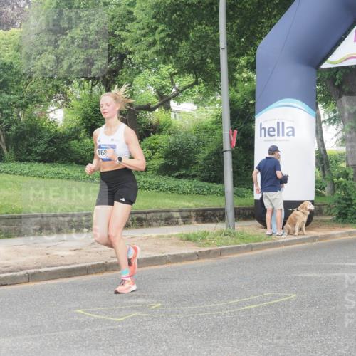 29.06.2025 - hella hamburg halbmarathon KatJ http://msf.ph/oto/8342176 29.06.2025 10:19:29 Zwischen KM18-KM19  meine-sportfotos.de