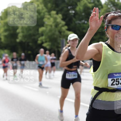 29.06.2025 - hella hamburg halbmarathon Jannik Wohlers http://msf.ph/oto/8342257 29.06.2025 10:42:20 Lombardsbrücke 1656, 1964, 1994, 2401, 2509, 2538, 2580, 2940, 2941, 3283, 3378, 3874, 4092, 4105, 4334, 4385, 4778, 5417, 6120, 6764, 7513, 8161, 8529, 10008, 10454, 10697, 11142, 11710, 12151, 12441, 13070, 13241, 13776, 14084, 14126, 14170, 14556, 14636, 14694, 15168, 15190, 15219, 15221, 15820, 15977, 16612, 16892 meine-sportfotos.de