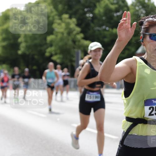 29.06.2025 - hella hamburg halbmarathon Jannik Wohlers http://msf.ph/oto/8342272 29.06.2025 10:42:20 Lombardsbrücke 1656, 1964, 1994, 2401, 2509, 2538, 2580, 2940, 2941, 3283, 3378, 3874, 4092, 4105, 4334, 4385, 4778, 5417, 6120, 6764, 7513, 8161, 8529, 10008, 10454, 10697, 11142, 11710, 12151, 12441, 13070, 13241, 13776, 14084, 14126, 14170, 14556, 14636, 14694, 15168, 15190, 15219, 15221, 15820, 15977, 16612, 16892 meine-sportfotos.de