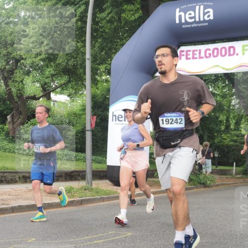 29.06.2025 - hella hamburg halbmarathon KatJ http://msf.ph/oto/8342281 29.06.2025 10:48:52 Zwischen KM18-KM19 1674, 6602, 7636, 8045, 8478 meine-sportfotos.de