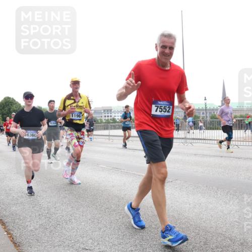29.06.2025 - hella hamburg halbmarathon Lena Gebhardt http://msf.ph/oto/8342285 29.06.2025 10:38:18 Lombardsbrücke 3716, 6360, 15355, 1196, 7552, 1196, 1394, 1457, 1578, 1596, 1721, 1742, 1791, 1799, 1901, 1966, 1985, 2113, 2151, 2498, 2786, 3010, 3094, 3095, 3216, 3242, 3246, 3286, 3338, 3635, 3636, 3716, 3777, 3841, 3880, 4139, 4155, 4159, 4414, 4883, 4921, 5085, 5089, 5139, 5155, 5300, 5617, 5684, 5713, 5735, 6199, 6200, 6362, 6697, 6751, 6930, 7117, 7118, 7148, 7165, 7244, 7371, 7552, 7561, 7629, 7692, 7696, 7868, 7914, 8985, 10836, 11087, 11543 meine-sportfotos.de