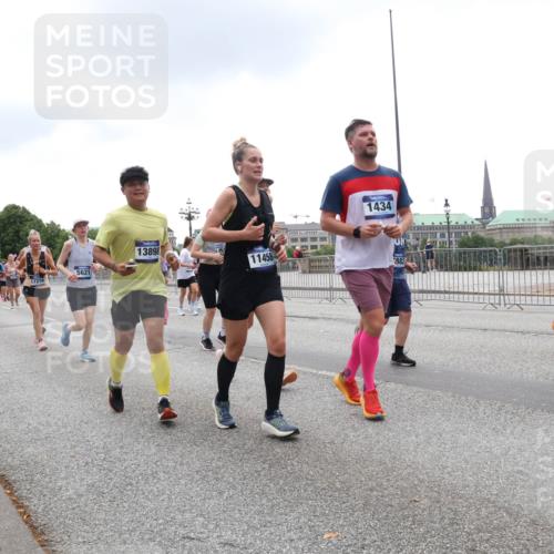 29.06.2025 - hella hamburg halbmarathon Lena Gebhardt http://msf.ph/oto/8342346 29.06.2025 10:47:45 Lombardsbrücke 1434, 13898, 11458, 5621, 882, 17216, 8550, 1045, 1246, 1392, 1434, 1463, 1523, 1618, 1639, 1704, 1926, 2148, 2163, 2197, 2407, 2491, 2545, 2704, 2790, 2882, 2994, 3049, 3339, 4037, 4325, 4423, 4806, 4856, 4895, 4974, 4975, 5621, 5622, 5886, 5895, 6255, 6256, 6995, 7240, 7403, 7427, 7630, 7631, 7916, 7970, 8077, 8105, 8270, 8310, 8550, 8774, 8915, 8953, 9018, 9356, 9687, 9696, 9697, 10658, 10777, 10794, 10991, 11351, 11458, 11730, 11738, 11802, 11909, 12431 meine-sportfotos.de