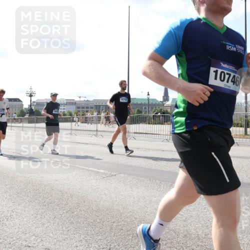 29.06.2025 - hella hamburg halbmarathon Lena Gebhardt http://msf.ph/oto/8342393 29.06.2025 10:00:43 Lombardsbrücke 13558, 1611, 1845, 18762, 10746, 1019, 1180, 1526, 1544, 1568, 1583, 1611, 1681, 2027, 2086, 2236, 2346, 2426, 2474, 2606, 2652, 2730, 2982, 3042, 3059, 3141, 3177, 3319, 3400, 3740, 3794, 3861, 3983, 4419, 4579, 4594, 4616, 4708, 4767, 4813, 4940, 4945, 5033, 5418, 5643, 5728, 5870, 6082, 6084, 6138, 6147, 6220, 6260, 6443, 6470, 6714, 6757, 7658, 7757, 7759, 7761, 8255, 8326, 8478, 8632, 8923, 9124, 9553, 9555, 9577, 10074, 10271, 10599 meine-sportfotos.de