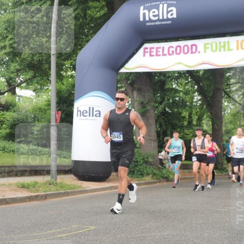 29.06.2025 - hella hamburg halbmarathon KatJ http://msf.ph/oto/8342414 29.06.2025 10:48:53 Zwischen KM18-KM19 1674, 6602, 6752, 7636, 8045, 8478 meine-sportfotos.de