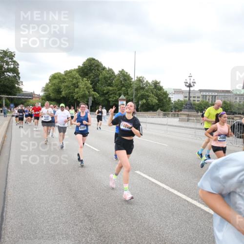 29.06.2025 - hella hamburg halbmarathon Jannik Wohlers http://msf.ph/oto/8342453 29.06.2025 10:55:46 Lombardsbrücke 1738, 1909, 2095, 2793, 3257, 3268, 4083, 4354, 4473, 4836, 5306, 5580, 5757, 5994, 6494, 6968, 7025, 7028, 7616, 8005, 8305, 8517, 9435, 9606, 9838, 9948, 9953, 10640, 10740, 10784, 10987, 11298, 11862, 11863, 12267, 12295, 12296, 12551, 13055, 13395, 13405, 13627, 13965, 14142, 14221, 14280, 14281, 15103, 15173, 15199, 15272, 15443, 15696, 15699, 16413, 16655, 16960, 17084, 17398, 17649, 17673, 18329, 18349, 19228 meine-sportfotos.de