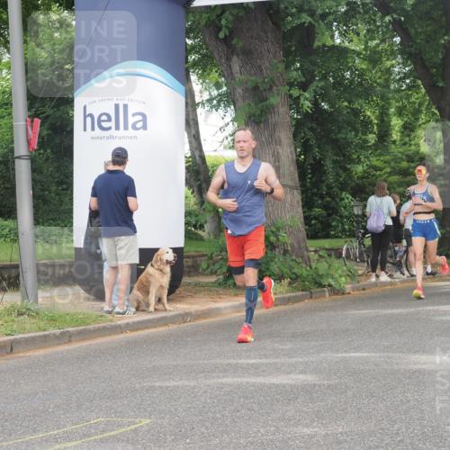 29.06.2025 - hella hamburg halbmarathon KatJ http://msf.ph/oto/8342539 29.06.2025 10:19:34 Zwischen KM18-KM19 3189, 5308 meine-sportfotos.de