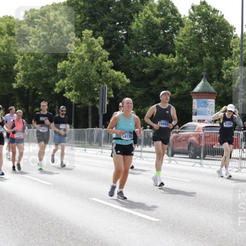 29.06.2025 - hella hamburg halbmarathon Jannik Wohlers http://msf.ph/oto/8342560 29.06.2025 10:42:22 Lombardsbrücke 1656, 1964, 1994, 2401, 2509, 2940, 2941, 3283, 3378, 3874, 4092, 4105, 4334, 4385, 4778, 5417, 6120, 6764, 7513, 8161, 8529, 9378, 10008, 10454, 10697, 11142, 11710, 12151, 12441, 13070, 13241, 13776, 14126, 14170, 14422, 14556, 14694, 15168, 15190, 15219, 15221, 15820, 15977, 16279, 16612, 16892, 17037 meine-sportfotos.de
