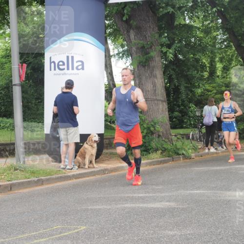 29.06.2025 - hella hamburg halbmarathon KatJ http://msf.ph/oto/8342564 29.06.2025 10:19:34 Zwischen KM18-KM19 3189, 5308 meine-sportfotos.de
