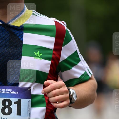 29.06.2025 - hella hamburg halbmarathon Dr. Thomas Lammeyer http://msf.ph/oto/8342649 29.06.2025 10:40:22 Kennedybrücke 1036, 1102, 1183, 1284, 1336, 1717, 2352, 2588, 3243, 3741, 3990, 4902, 4937, 5012, 5240, 5246, 5531, 6021, 6381, 6845, 6896, 7111, 7275, 7927, 8356, 9295, 10047, 10119, 10336, 10341, 10567, 11010, 11187 meine-sportfotos.de