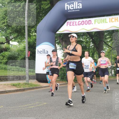 29.06.2025 - hella hamburg halbmarathon KatJ http://msf.ph/oto/8342651 29.06.2025 10:48:55 Zwischen KM18-KM19 1674, 4095, 6752, 8045, 8478 meine-sportfotos.de
