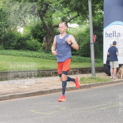 29.06.2025 - hella hamburg halbmarathon KatJ http://msf.ph/oto/8342761 29.06.2025 10:19:36 Zwischen KM18-KM19 3189, 5308 meine-sportfotos.de