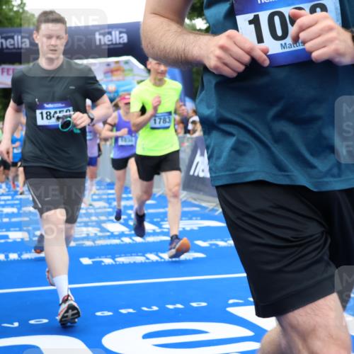 29.06.2025 - hella hamburg halbmarathon Strokosch-Dieckow http://msf.ph/oto/8342766 29.06.2025 10:53:33 Ziel 1030, 1061, 1098, 1499, 1502, 1783, 2058, 2070, 2630, 3399, 3819, 5399, 5866, 6628, 6762, 10549, 10895, 11068, 11588, 11589, 11604, 12632, 12909, 13865, 13912, 15061, 15113, 15441, 15497, 15856, 16092, 17710, 18143, 18450, 18612, 18666, 18715 meine-sportfotos.de