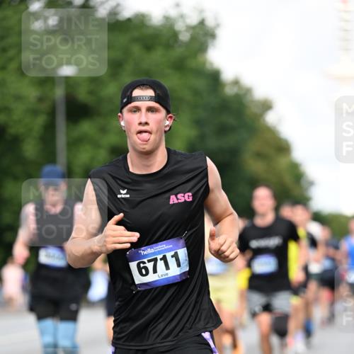 29.06.2025 - hella hamburg halbmarathon Dr. Thomas Lammeyer http://msf.ph/oto/8342797 29.06.2025 09:55:59 Kennedybrücke 1057, 1139, 1169, 1220, 1512, 1604, 3305, 3618, 4565, 4871, 4915, 5007, 5011, 5231, 5336, 6373, 6711, 7185, 7432, 7710, 7961, 8564, 8852, 9444, 10251, 10493, 10691, 10741, 11062 meine-sportfotos.de
