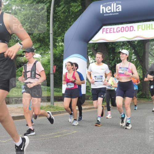 29.06.2025 - hella hamburg halbmarathon KatJ http://msf.ph/oto/8342809 29.06.2025 10:48:56 Zwischen KM18-KM19 1674, 4095, 6674, 6752, 8045, 8478 meine-sportfotos.de