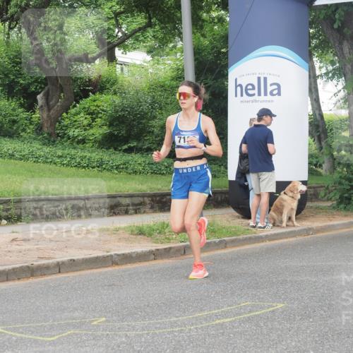 29.06.2025 - hella hamburg halbmarathon KatJ http://msf.ph/oto/8342819 29.06.2025 10:19:37 Zwischen KM18-KM19 3189, 5308, 7186 meine-sportfotos.de