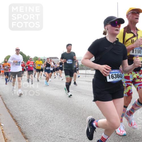 29.06.2025 - hella hamburg halbmarathon Lena Gebhardt http://msf.ph/oto/8342845 29.06.2025 10:38:19 Lombardsbrücke 17, 3716, 14163, 15355, 144, 16360, 1196, 1196, 1394, 1457, 1578, 1596, 1721, 1742, 1791, 1799, 1901, 1966, 1985, 2113, 2151, 2498, 2576, 2660, 2786, 3010, 3094, 3095, 3216, 3242, 3286, 3338, 3635, 3636, 3716, 3777, 3841, 3880, 4139, 4155, 4159, 4414, 4883, 4921, 5085, 5089, 5155, 5300, 5617, 5684, 5713, 5735, 6199, 6200, 6362, 6697, 6751, 6930, 7117, 7118, 7148, 7165, 7244, 7371, 7552, 7561, 7629, 7692, 7696, 7868, 7914, 8985, 10836, 11543 meine-sportfotos.de